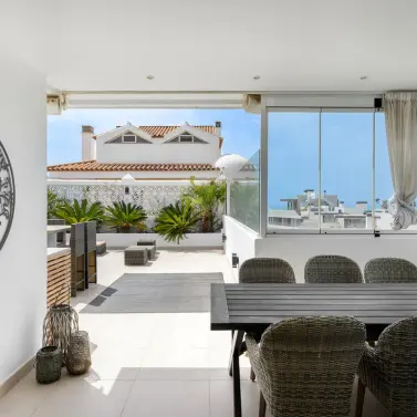 Venta de apartamento en planta media en Estepona