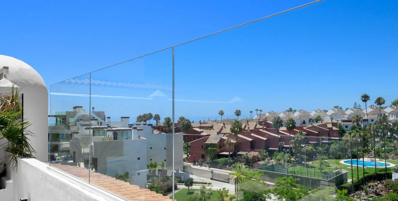 Продажа апартаментов на среднем этаже в Estepona 3