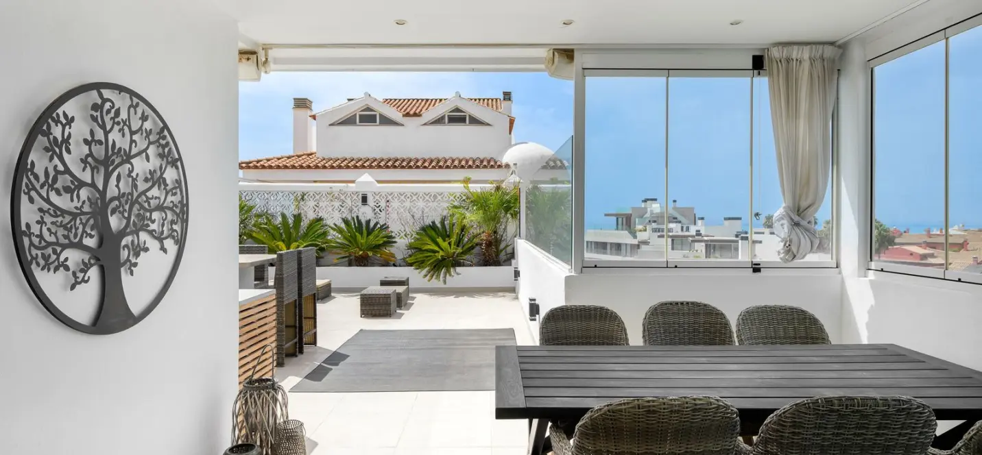 Sale of middle floor apartment in Estepona 4