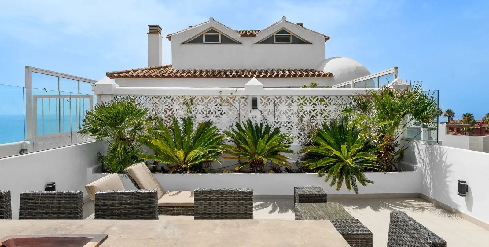 Продажа апартаментов на среднем этаже в Estepona 6