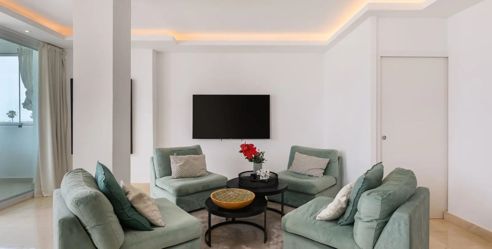 Продажа апартаментов на среднем этаже в Estepona 18