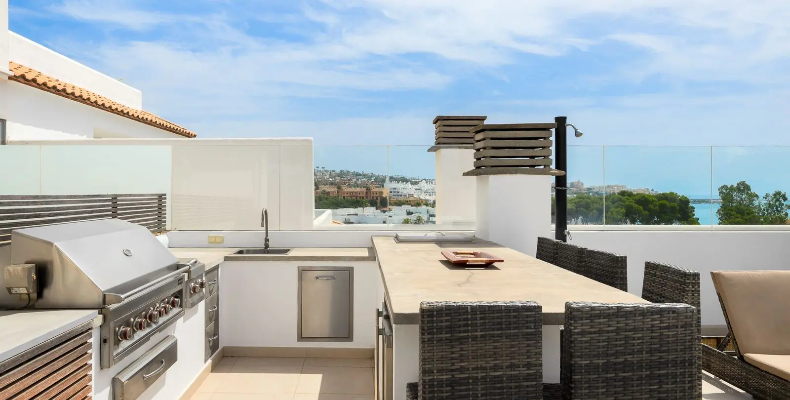 Продажа апартаментов на среднем этаже в Estepona 21