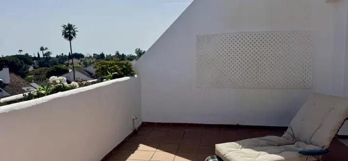 Venta de ático dúplex en Guadalmina Baja 3