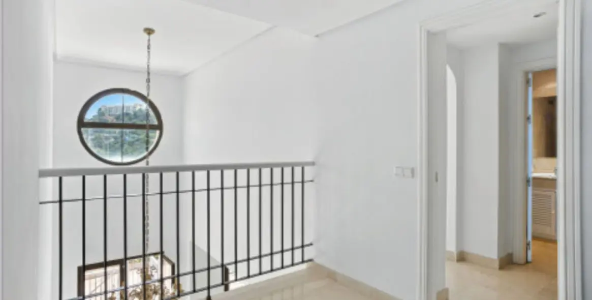 Venta de adosado en Benahavís 18