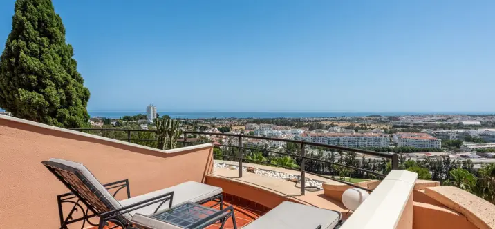 Venta de apartamento en planta media en Nueva Andalucía 2