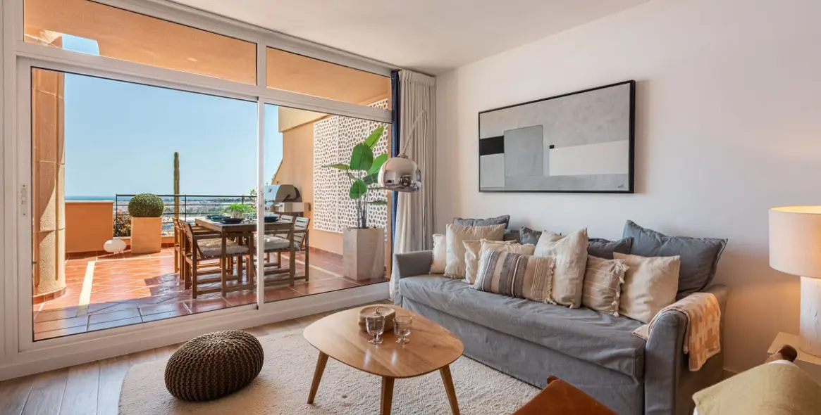 Venta de apartamento en planta media en Nueva Andalucía 8
