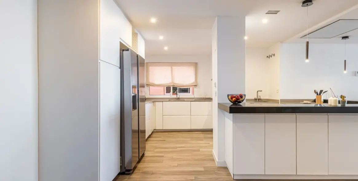Venta de apartamento en planta media en Nueva Andalucía 13
