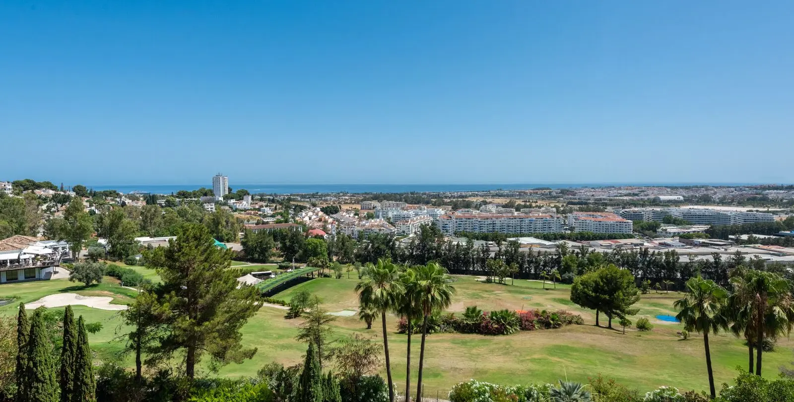Продажа апартаментов на среднем этаже в Nueva Andalucía 24