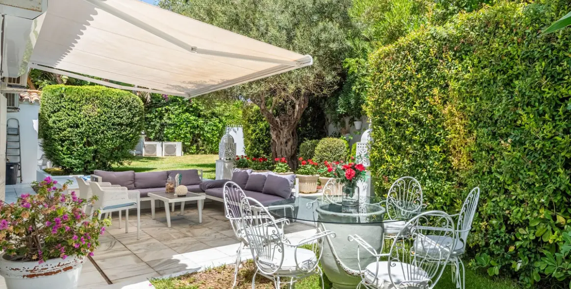 Venta de casa pareada en Los Monteros 10