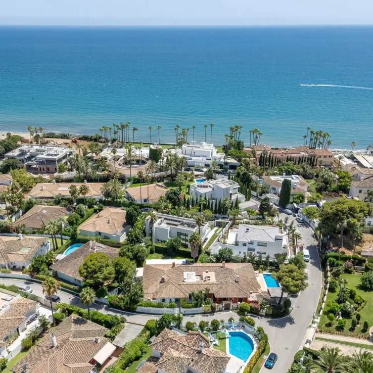 Sale of semi-detached house in Los Monteros