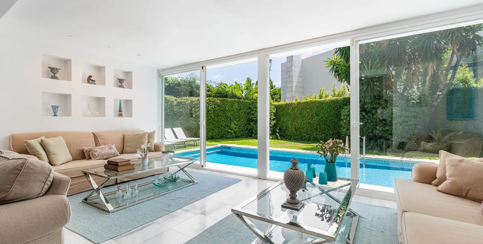 Sale of semi-detached house in Los Monteros 4