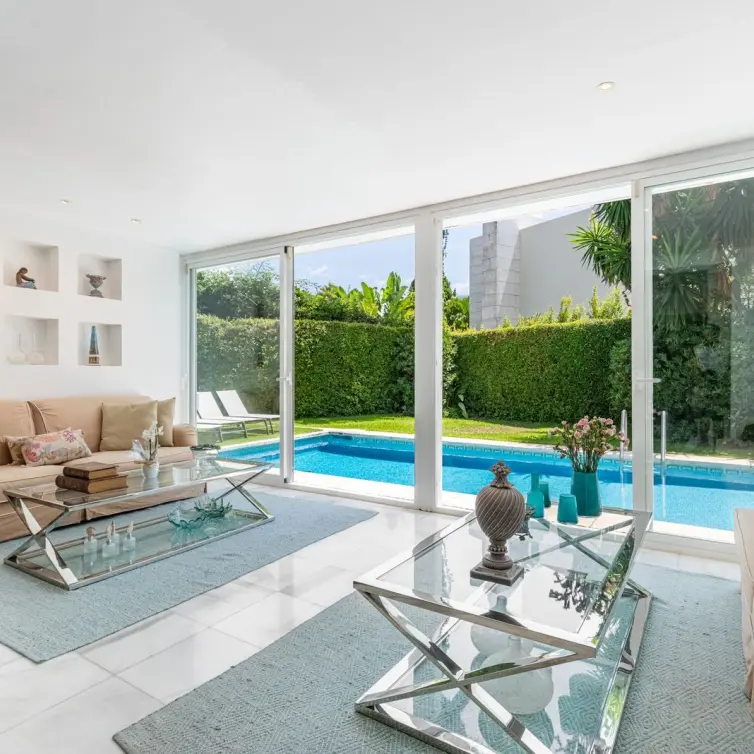 Sale of semi-detached house in Los Monteros
