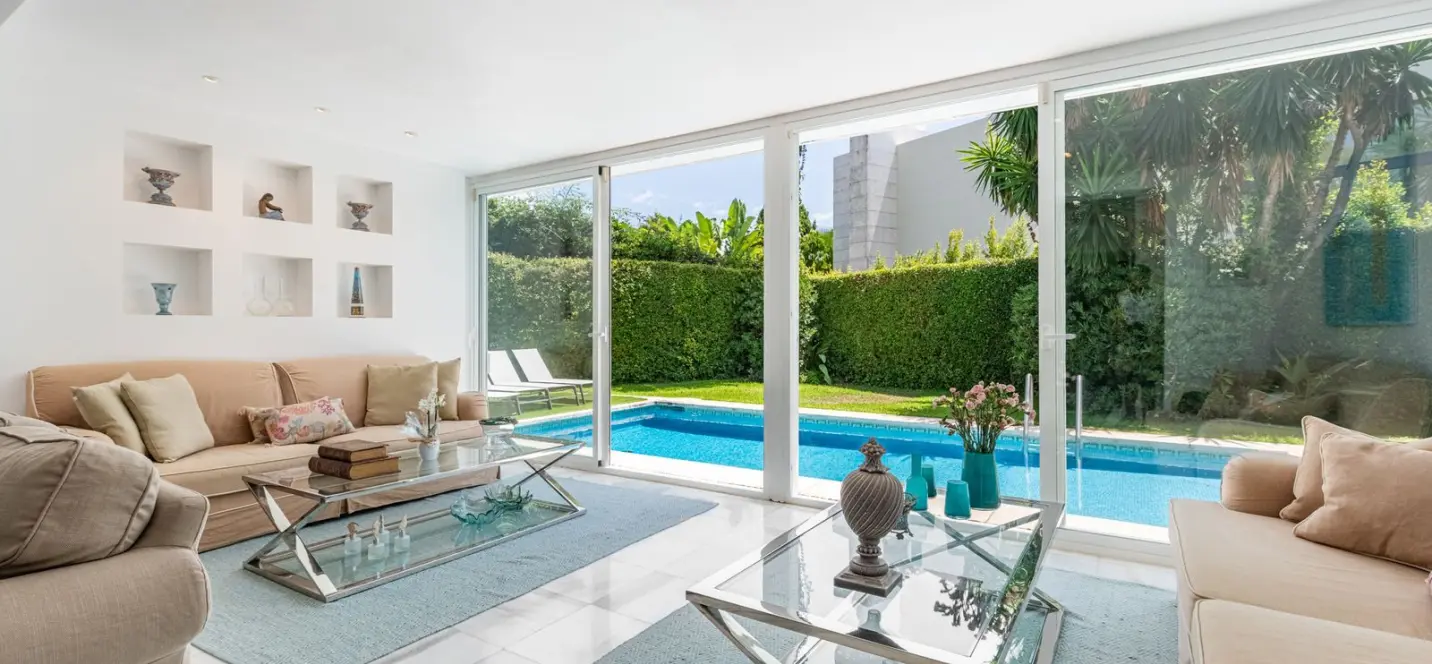 Sale of semi-detached house in Los Monteros 3
