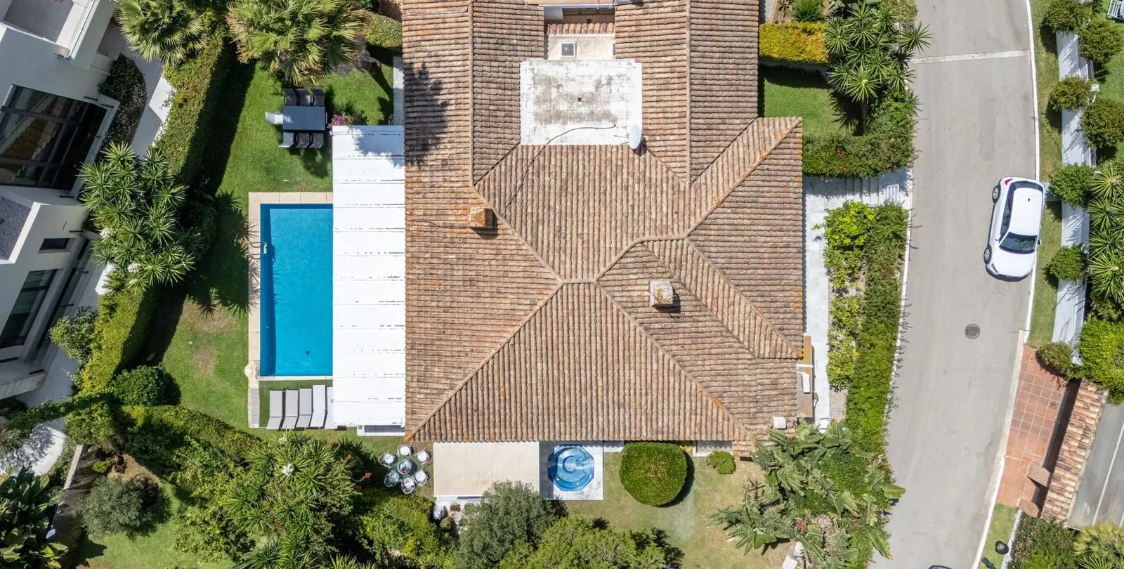 Sale of semi-detached house in Los Monteros 23