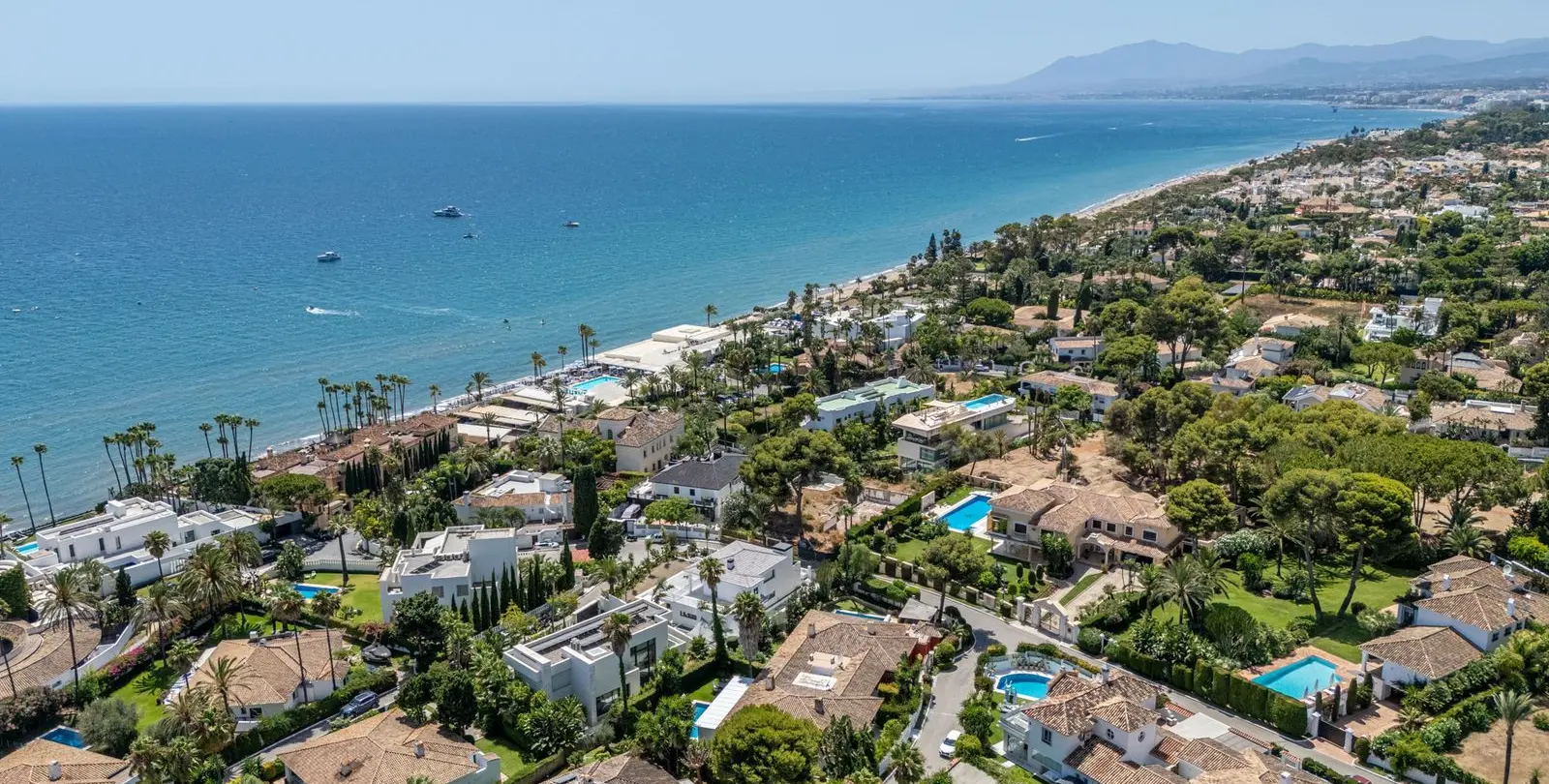 Sale of semi-detached house in Los Monteros 25