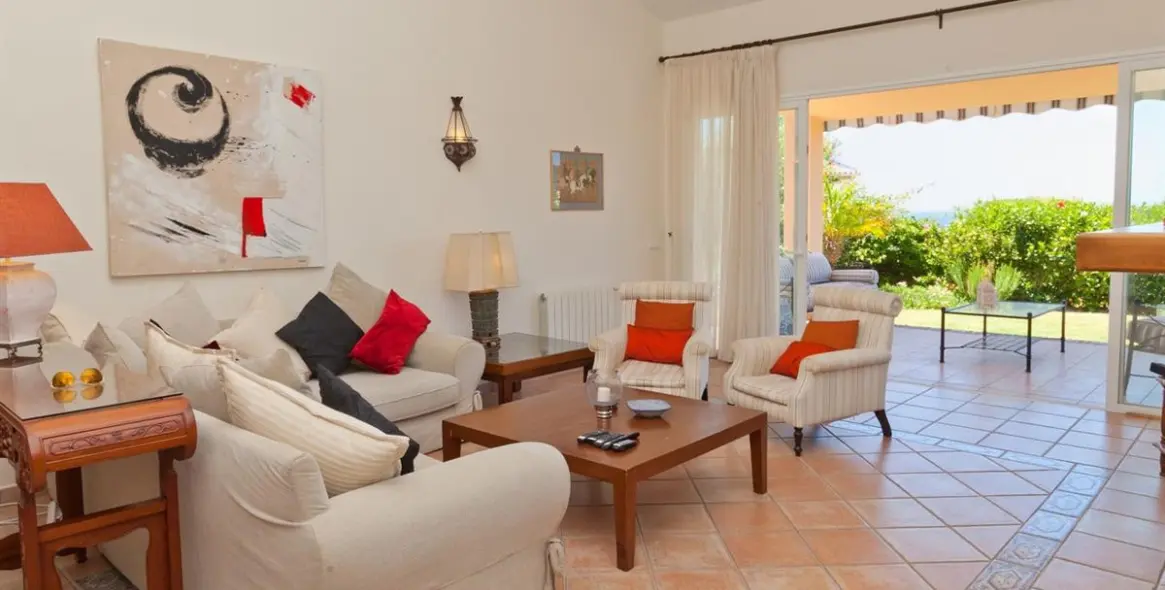Краткосрочная аренда  отдельно стоящей виллы в Estepona 2