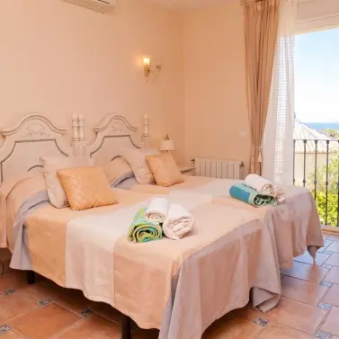 Краткосрочная аренда  отдельно стоящей виллы в Estepona
