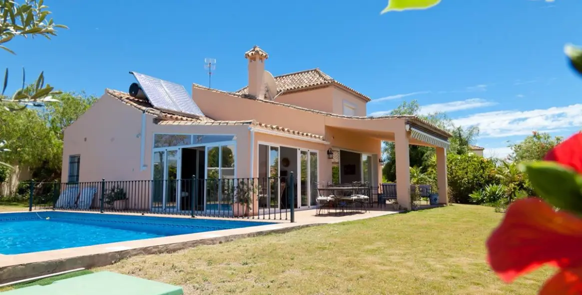 Краткосрочная аренда  отдельно стоящей виллы в Estepona 4