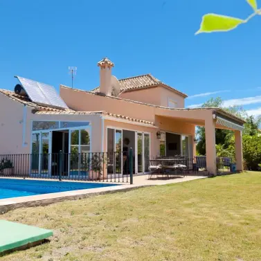 Краткосрочная аренда  отдельно стоящей виллы в Estepona