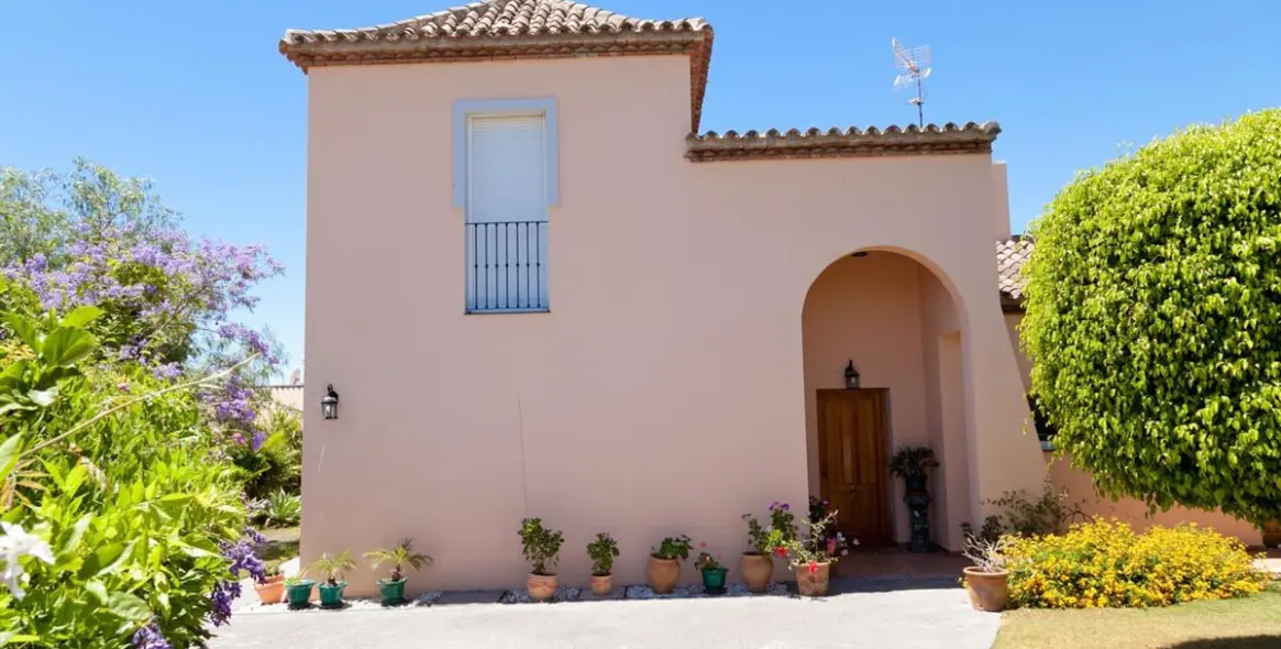 Краткосрочная аренда  отдельно стоящей виллы в Estepona 9