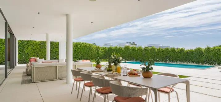 Long-term rent of detached villa in The Golden Mile 2