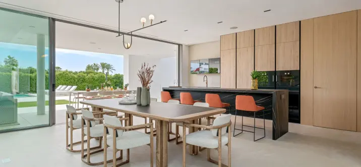 Long-term rent of detached villa in The Golden Mile 4