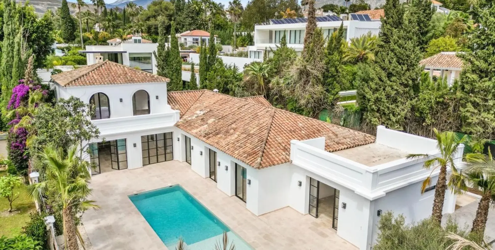 Short-term rent of detached villa in Aloha 16