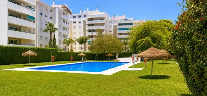 Продажа апартаментов на среднем этаже в Fuengirola 0