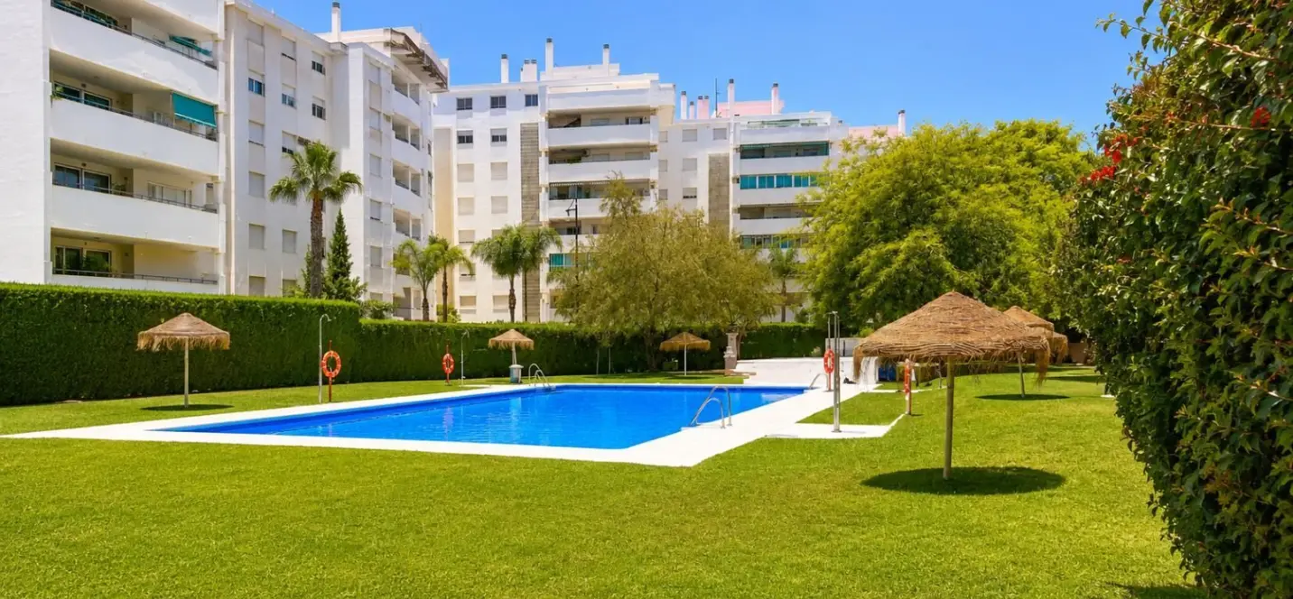Venta de apartamento en planta media en Fuengirola 0