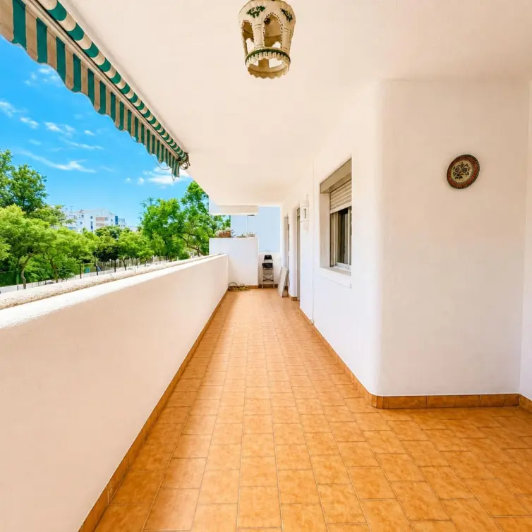Venta de apartamento en planta media en Fuengirola