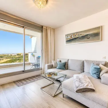Venta de apartamento en planta media en Estepona