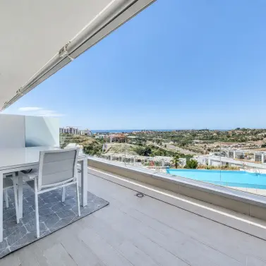 Venta de apartamento en planta media en Estepona