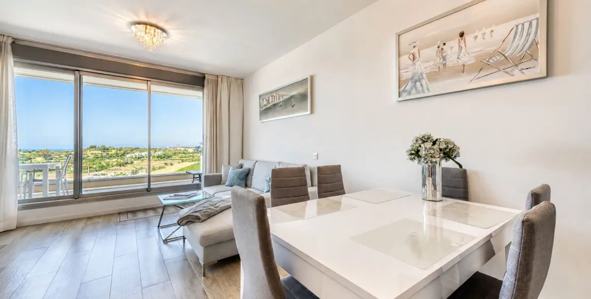 Продажа апартаментов на среднем этаже в Estepona 6