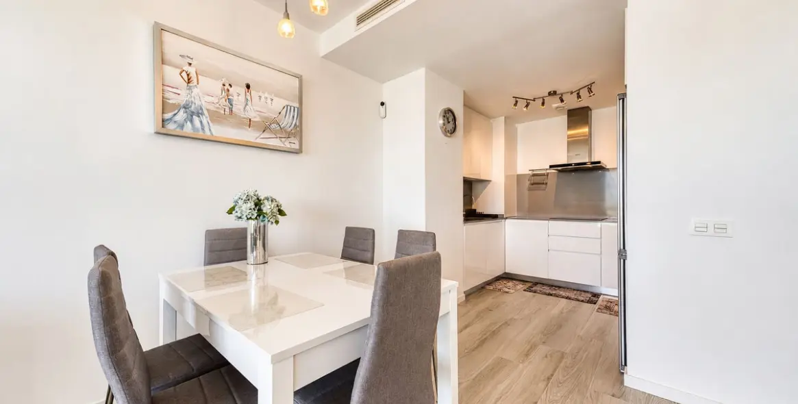 Продажа апартаментов на среднем этаже в Estepona 10