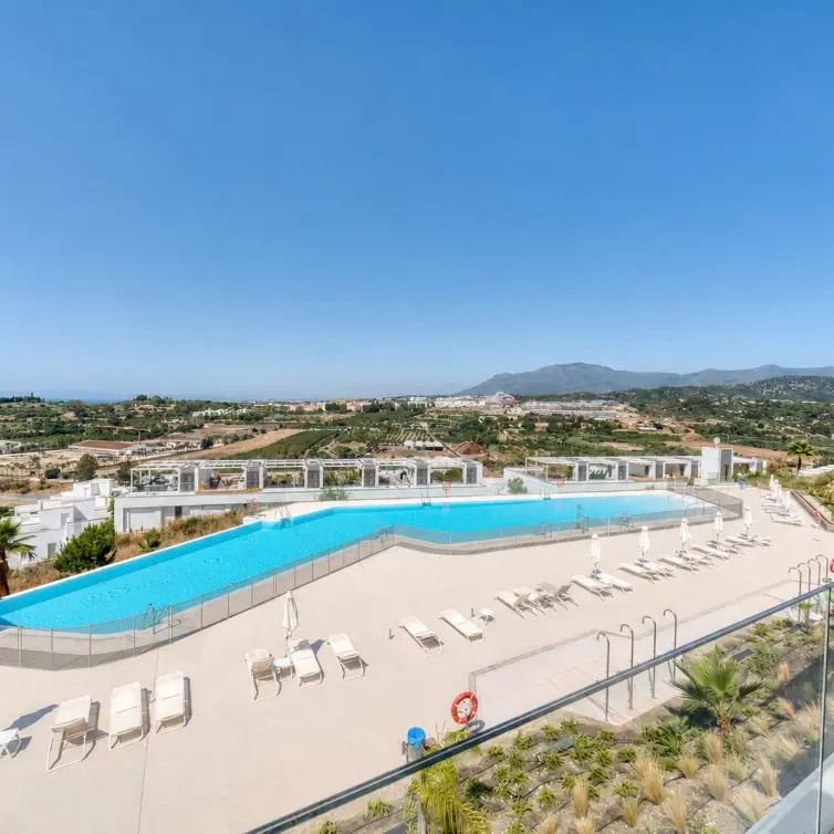 Venta de apartamento en planta media en Estepona