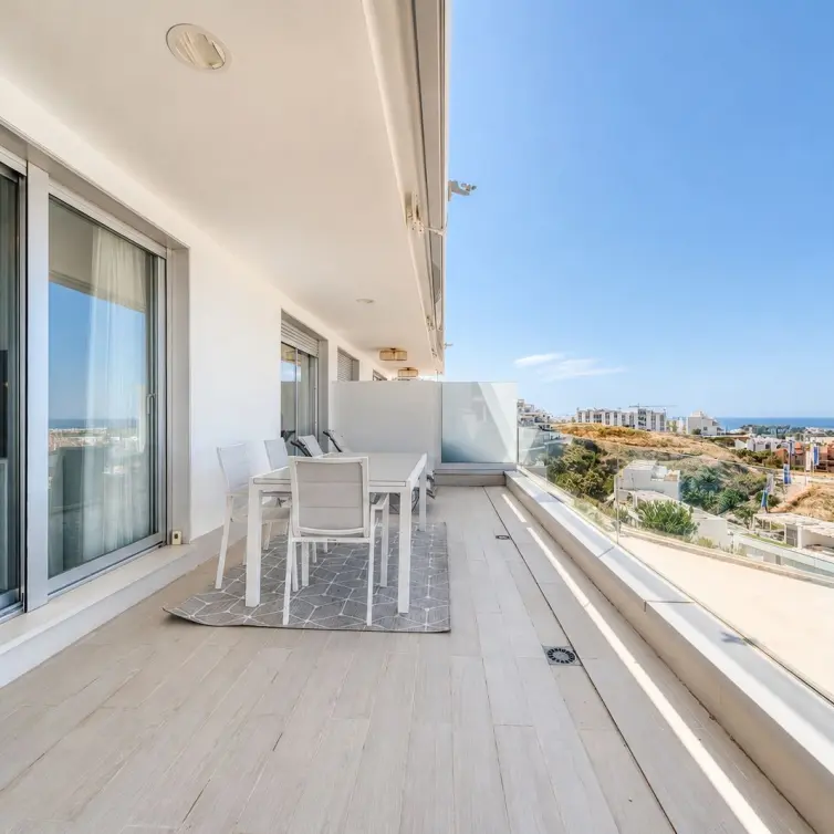 Venta de apartamento en planta media en Estepona