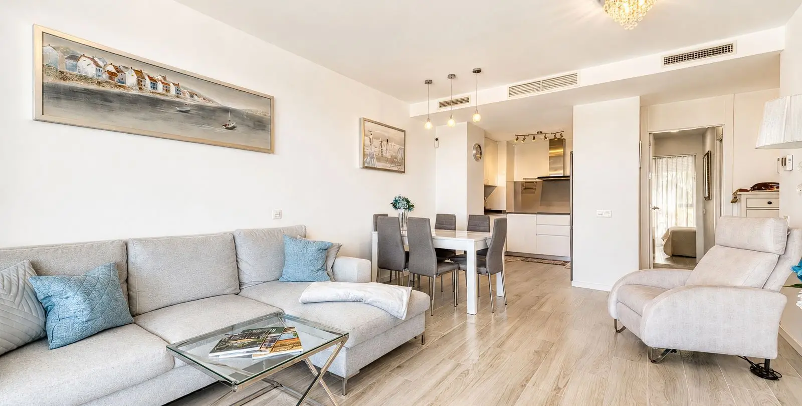 Продажа апартаментов на среднем этаже в Estepona 6