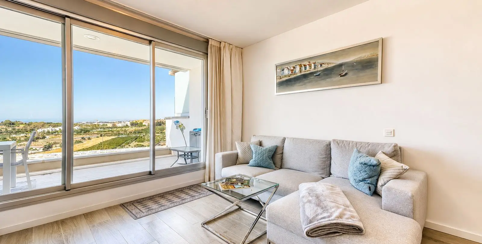 Продажа апартаментов на среднем этаже в Estepona 7