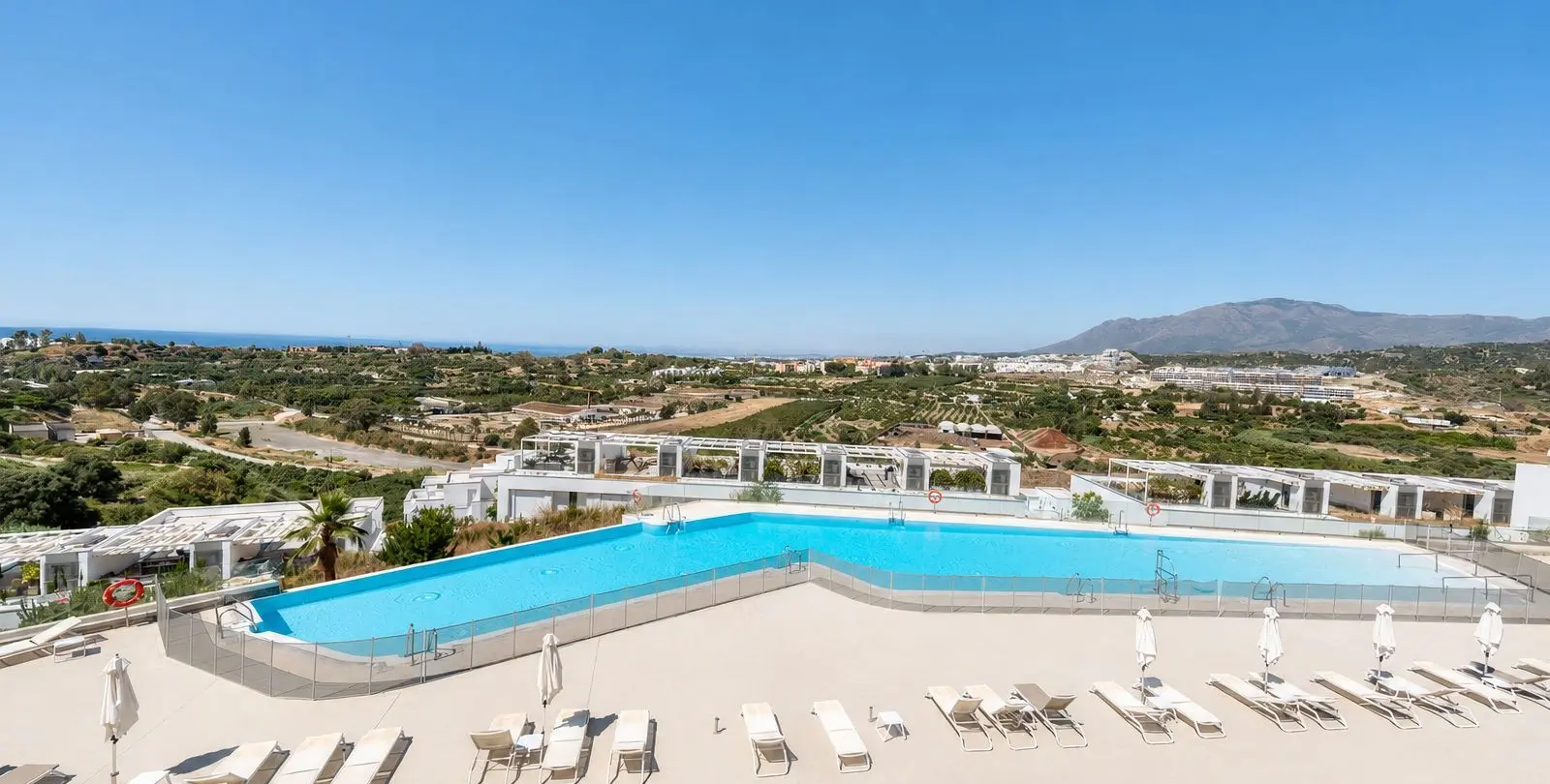 Продажа апартаментов на среднем этаже в Estepona 23