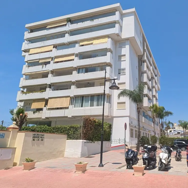 Venta de apartamento en planta media en Fuengirola