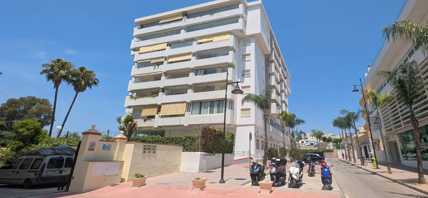 Venta de apartamento en planta media en Fuengirola 0