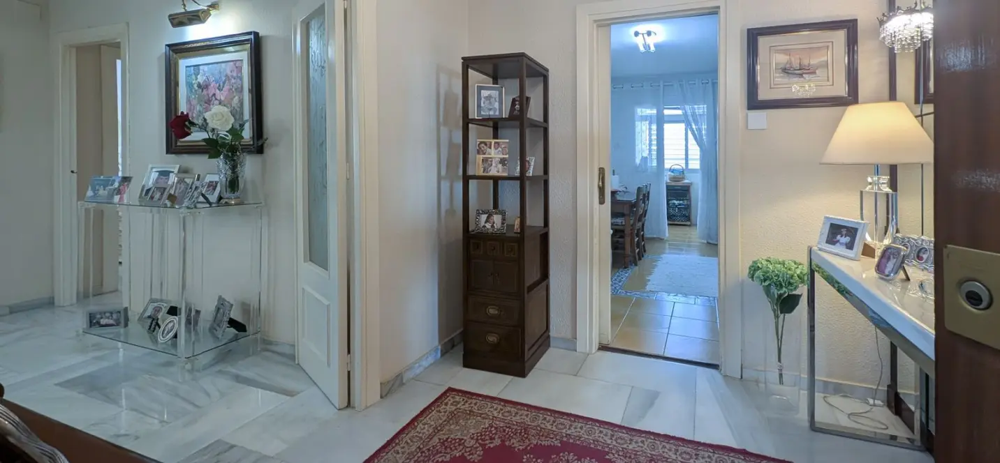 Venta de apartamento en planta media en Fuengirola 1
