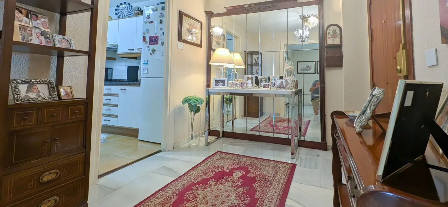 Venta de apartamento en planta media en Fuengirola 2