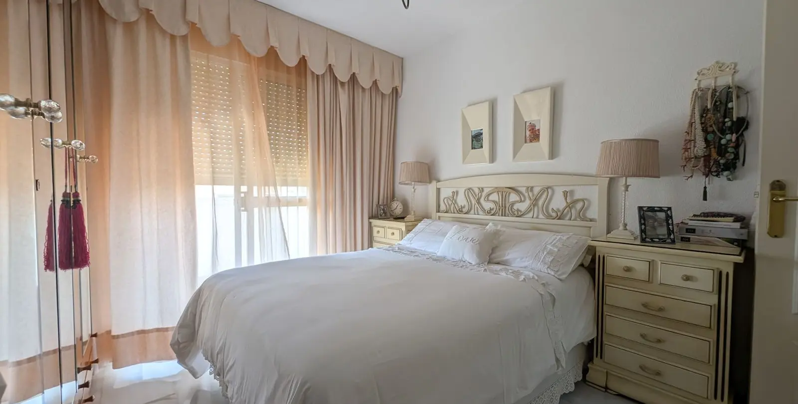 Sale of middle floor apartment in Fuengirola 14