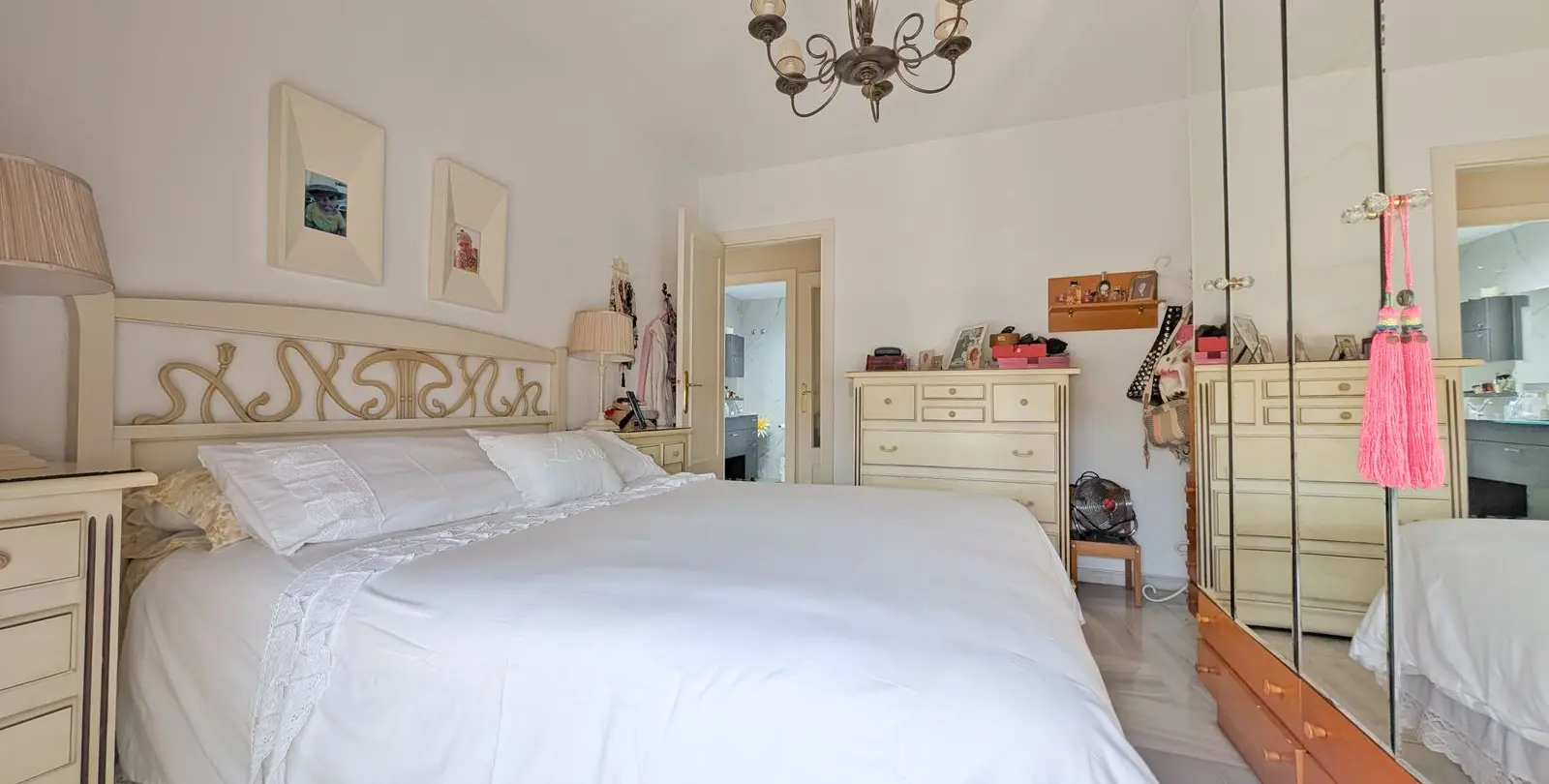 Sale of middle floor apartment in Fuengirola 17