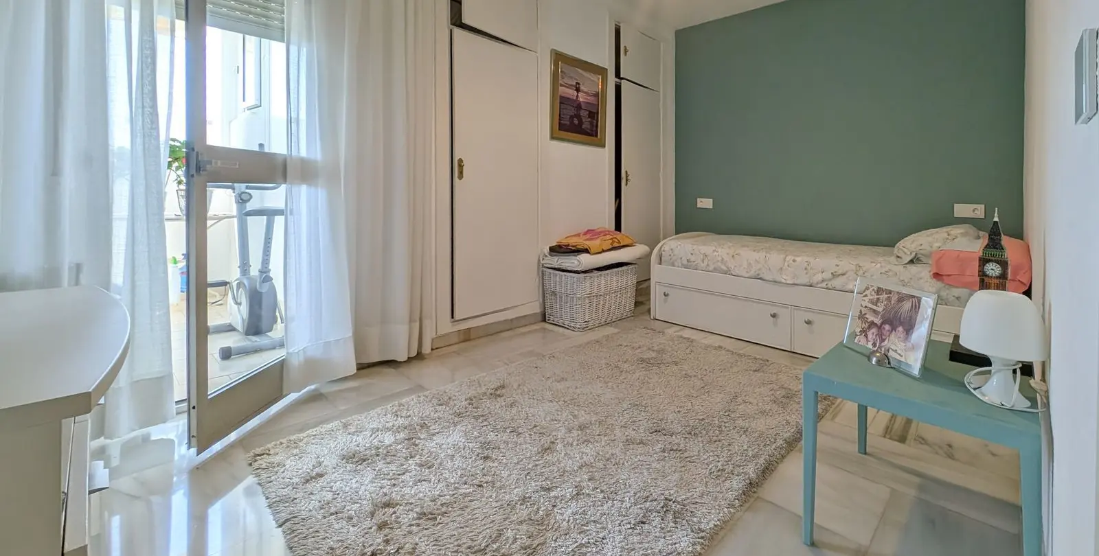 Sale of middle floor apartment in Fuengirola 22