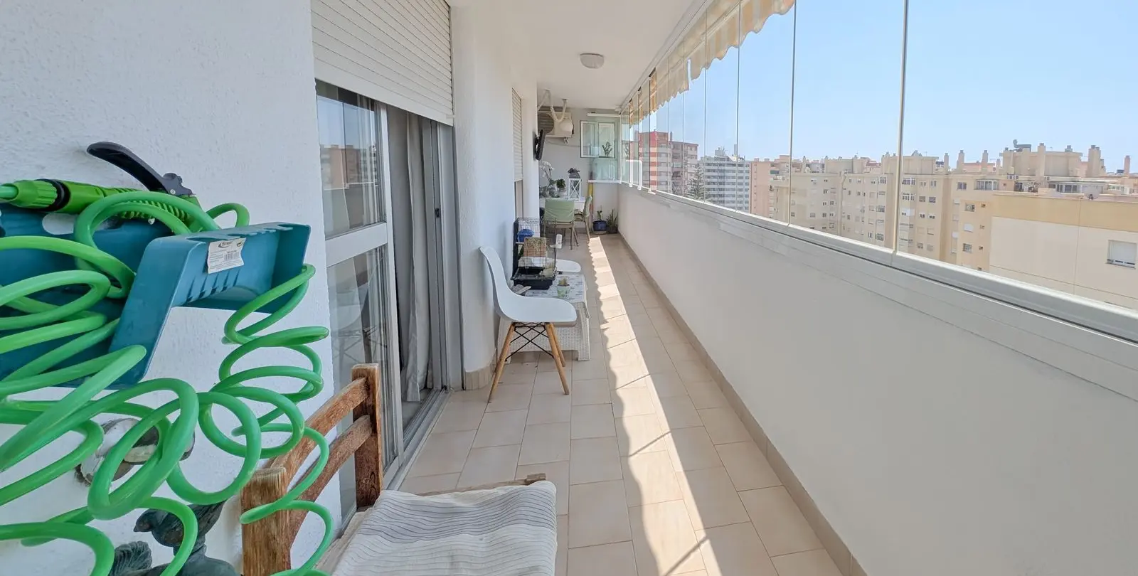 Sale of middle floor apartment in Fuengirola 25