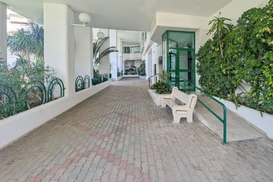 Image 30 thumb