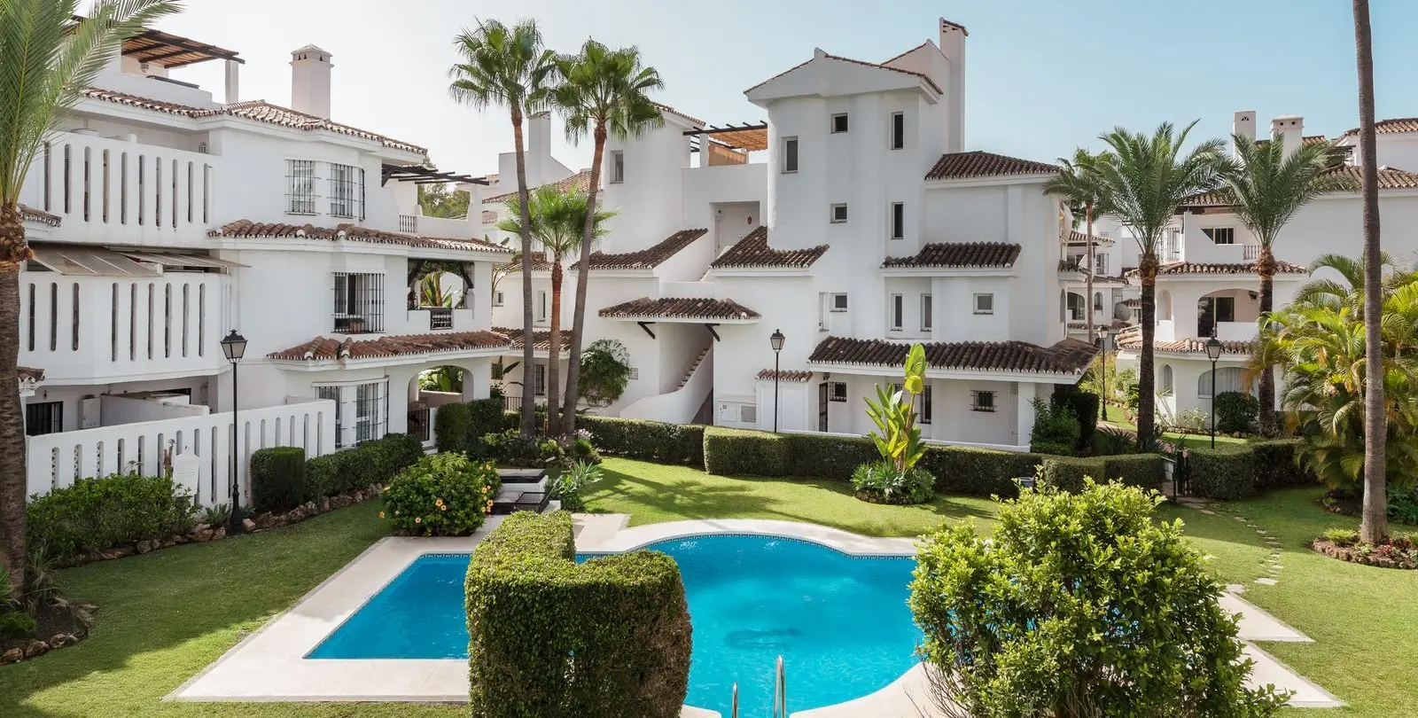 Продажа двухуровневого пентхауса в Nueva Andalucía 30