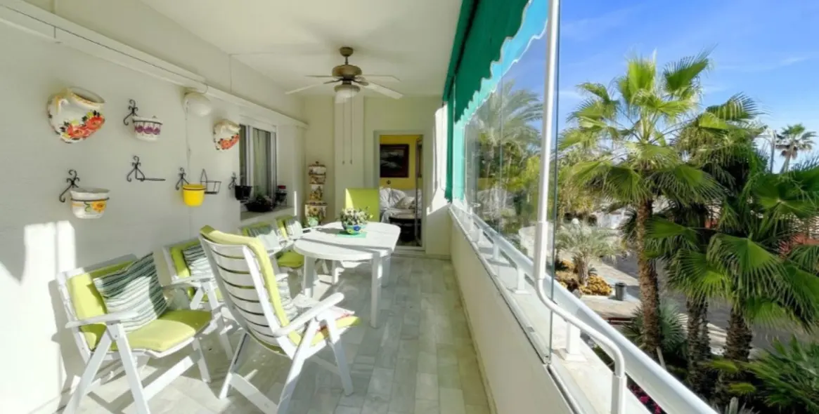 Продажа апартаментов на среднем этаже в Estepona 1